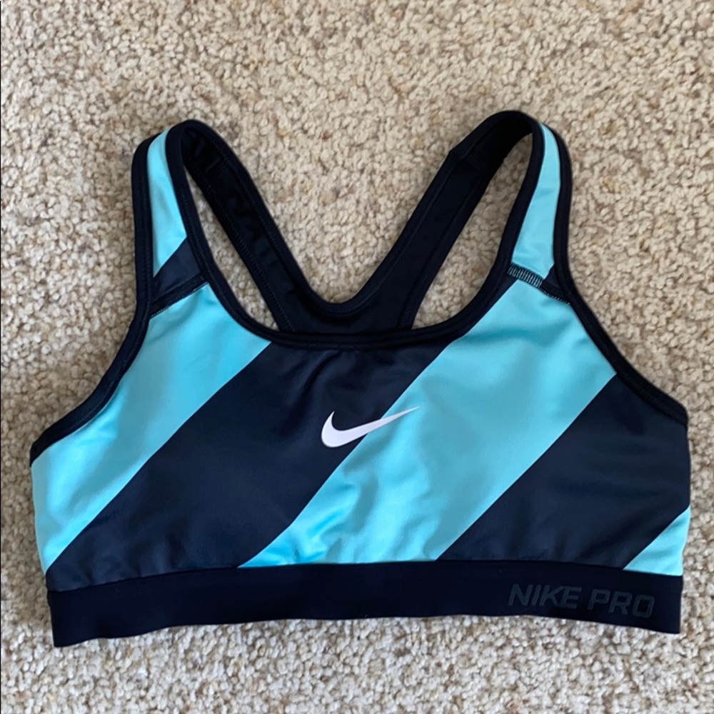 Nike pro sports bra